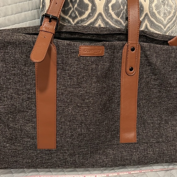 Utote Bag Gray and Tan Shoulder Laptop Bag - Picture 4 of 11